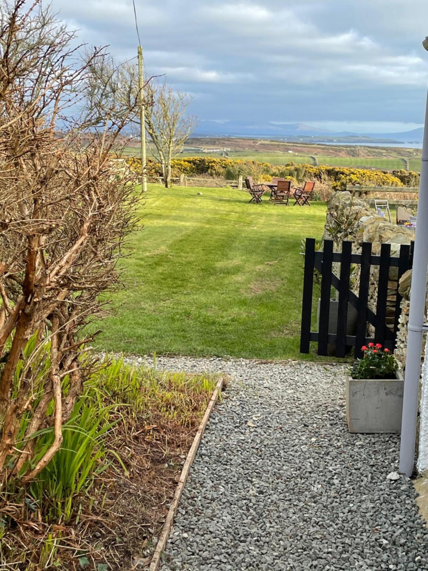 The Little Garden Hideaway With Stunning Sea Views And Garden Bed & Breakfast Holyhead Exterior photo
